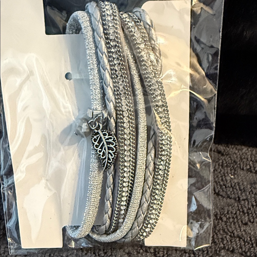Moda Silver Wrap Bracelet - Picture 2 of 5